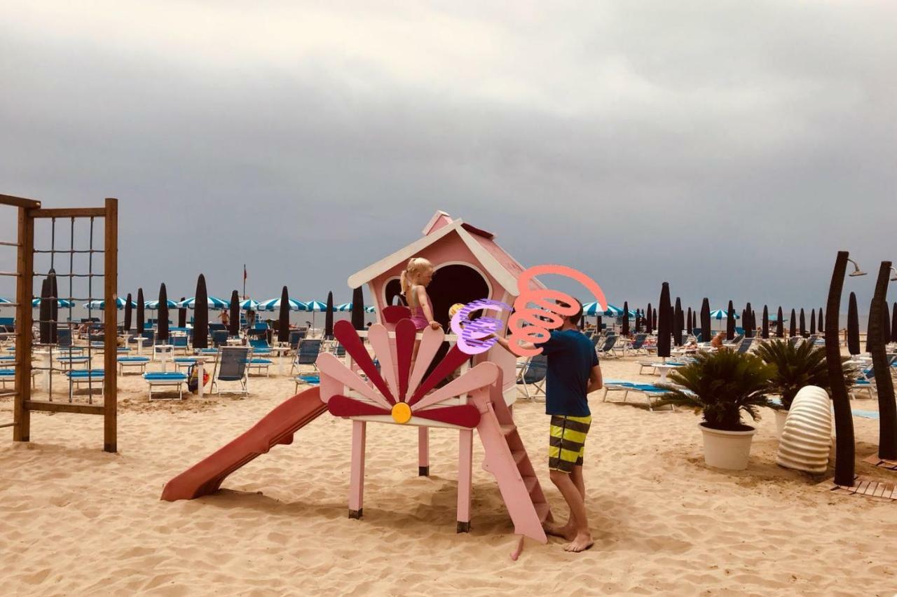 Sea Beach Relax ตีร์เรเนีย ภายนอก รูปภาพ